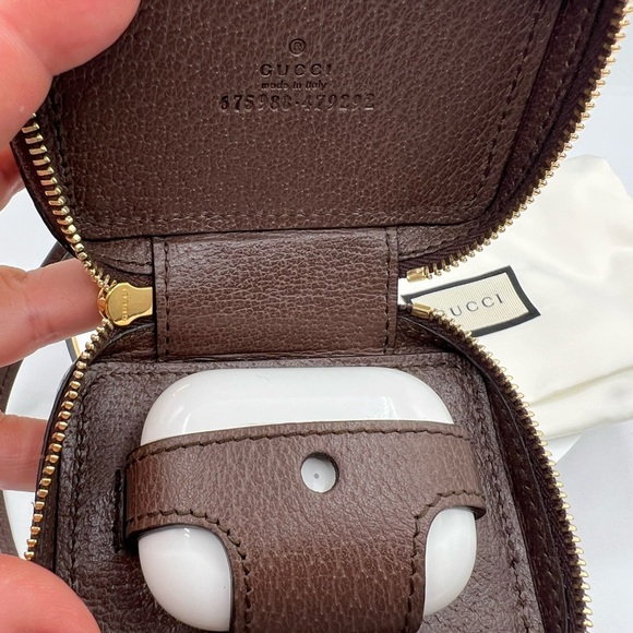 Brand new Gucci gg Supreme Ophidia AirPod pro case with lanyard - Picture 7 of 11